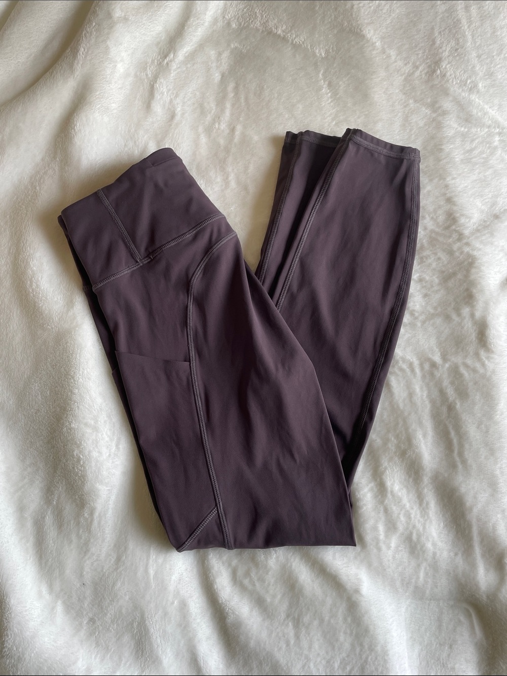 Vuori Kids Plum Performance Leggings
